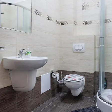 Apartament W Centrum Krynicy Zdroj 아파트 *